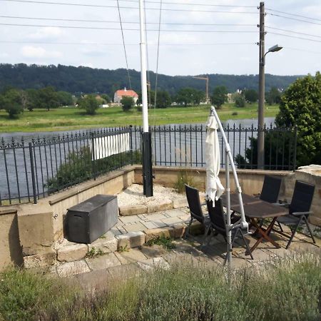 Ferienwohnung An Der Elbe Дрезден Екстер'єр фото
